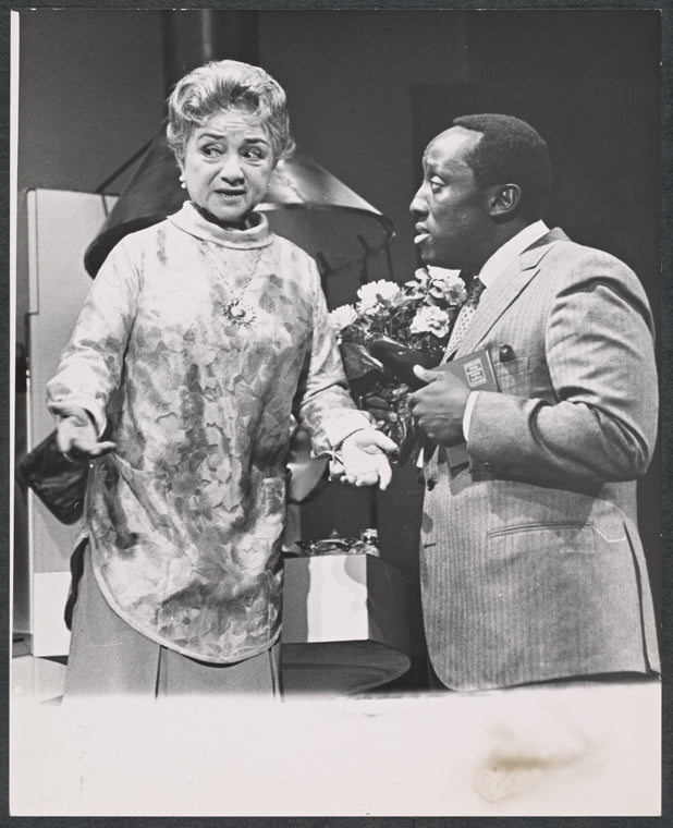 Molly Picon and Godfrey Cambridge in the stage production How to Be a Jewish Mother