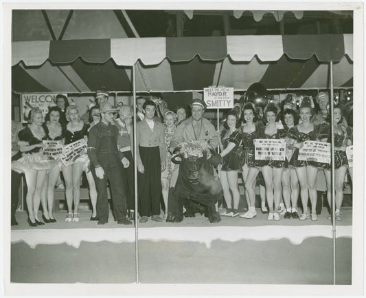 Amusements - Midway Activities - Barkers - Harold "Wandering" Smith with showgirls