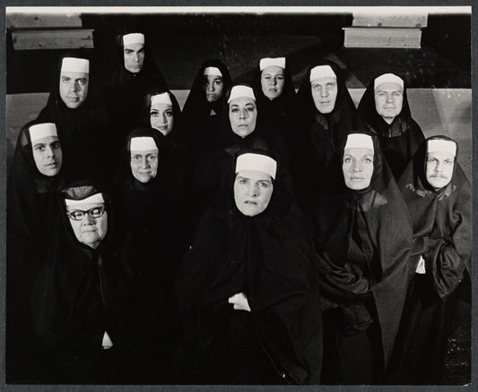 Lee Guilliatt, Essie Borden, Emily Adams, Sandy Padilla, Tracy Moore, Ira Siff, Margaret Wright, Julie Kurnitz, Phyllis MacBryde, Teresa King, David McCorkle, Tony Clarke, Jeffrey Apter and David Vaughan in the stage production Joan