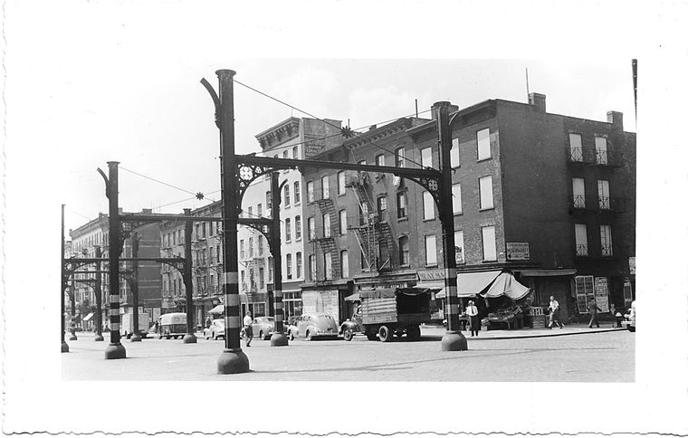 2nd Avenue at 40th Street and 39th Street,  to , Manhattan