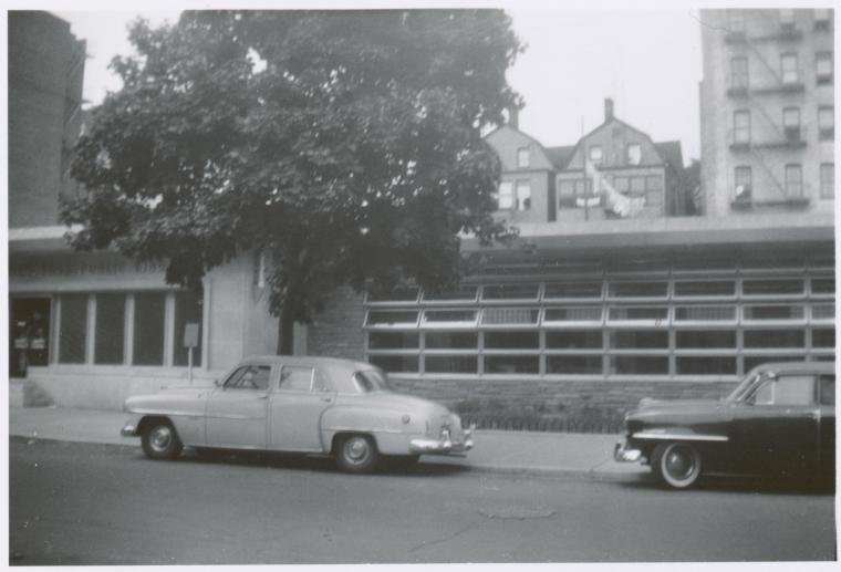 Mosholu, Exterior, two cars in front