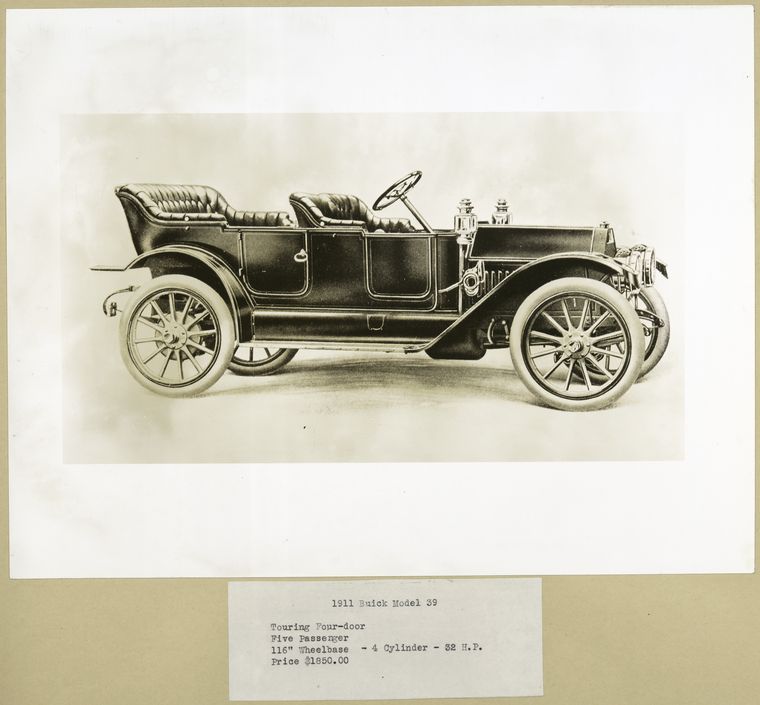 1911 Buick Model 39 - Touring Four - door.