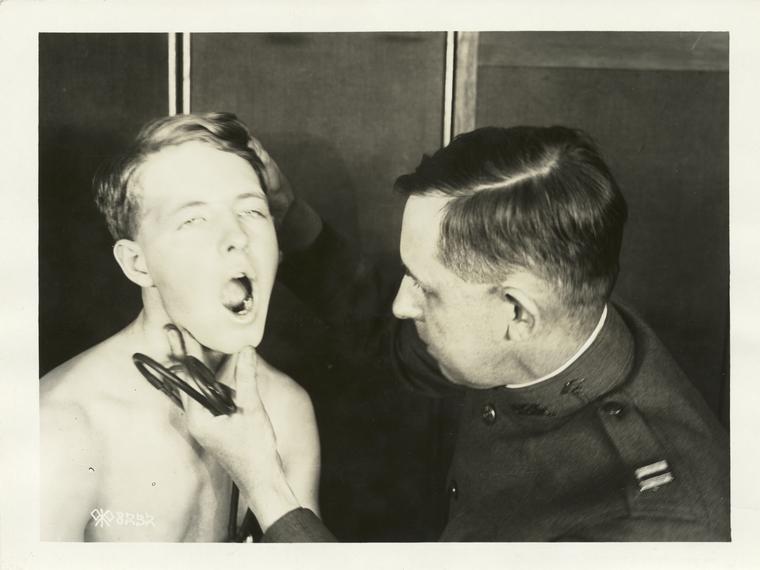 Physical examination of  aviation recruits at the Episcopal Eye & Ear Hospital, Washington, D.C. Examinataion of the teeth. (3-1918)
