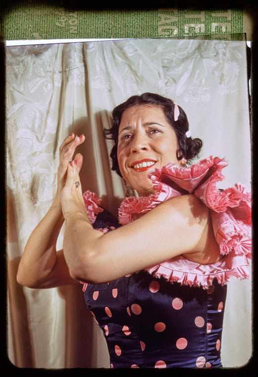 La Argentinita in a gypsy dance