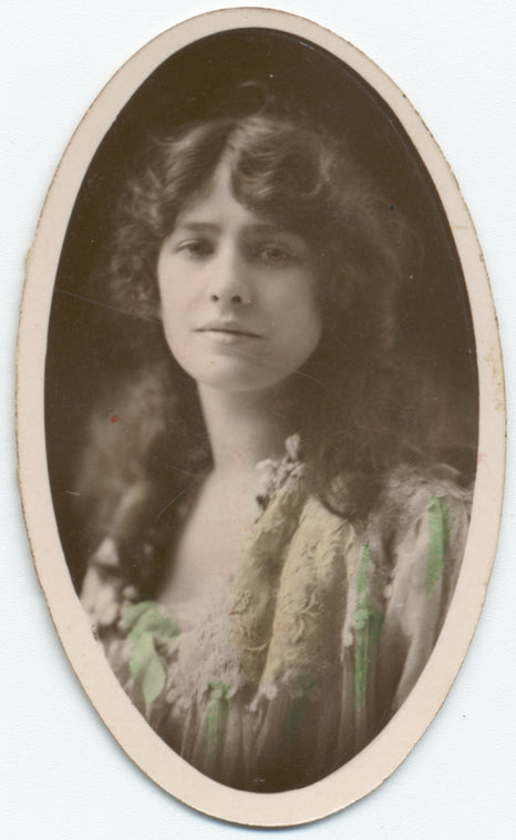 Beauties (oval)