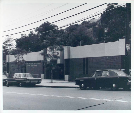 Exterior of the Dongan Hills Library