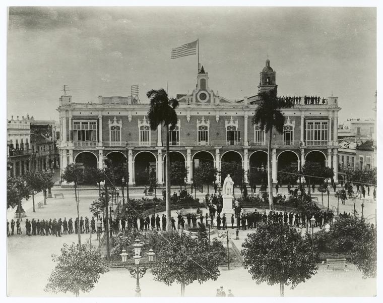 Spanish-American War 1898. Hoisting the stars and stripes on the Palace of  Havana - January 1, 1899.