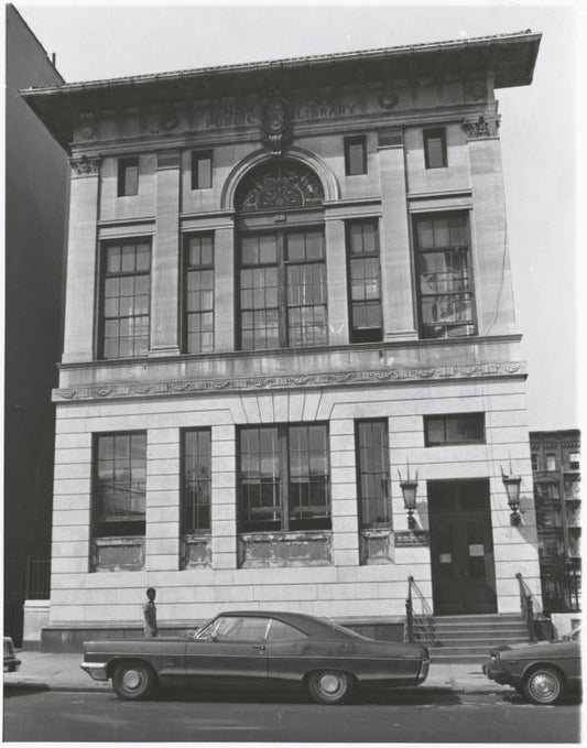 135th Street, Exterior