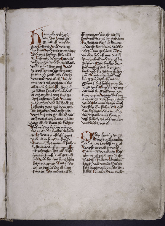 Opening of text, red initials, red slashes as placemarkers