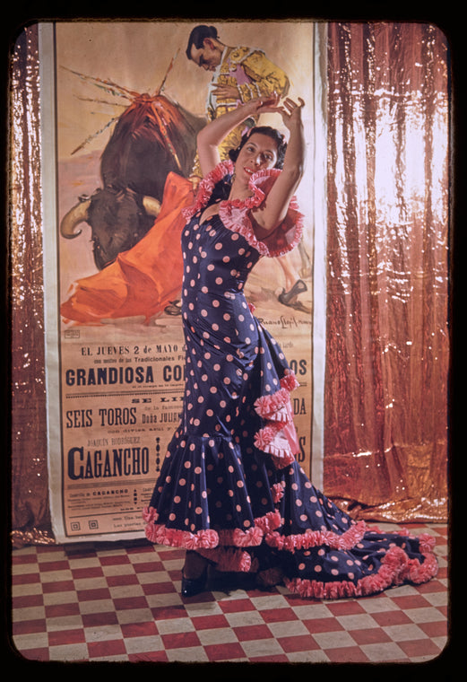 La Argentinita in a gypsy dance