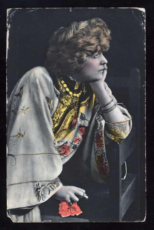 Mrs. Leslie Carter