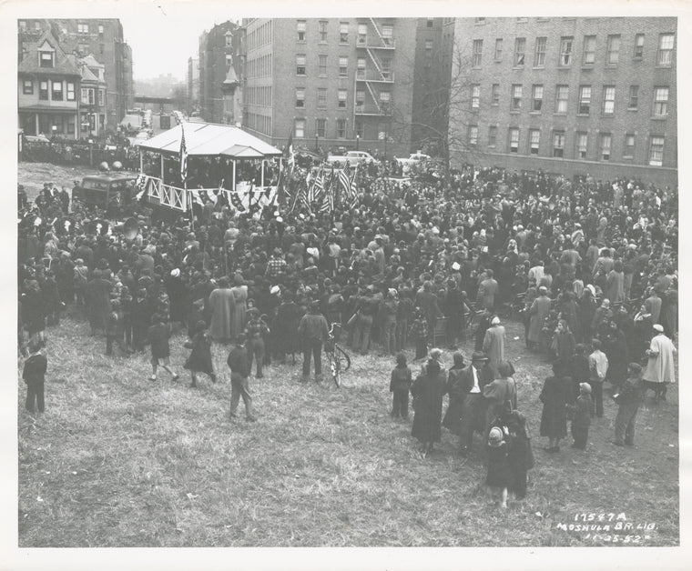 Mosholu groundbreaking, crowd and stand