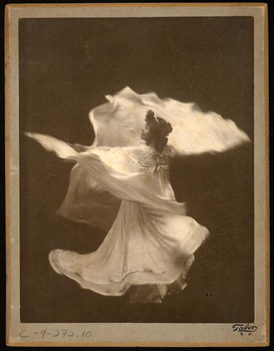 Loie Fuller in La Danse Blanche