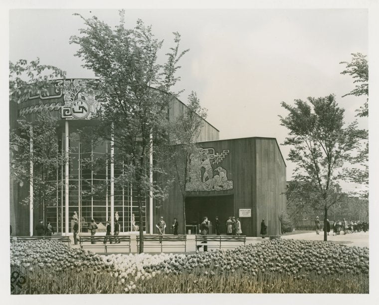Art Exhibits - American Art Today - American Art Today Building