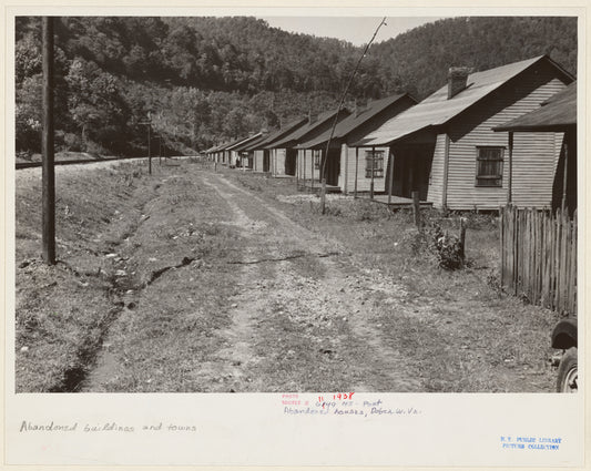 Abandoned houses, Dobra, West Virginia
