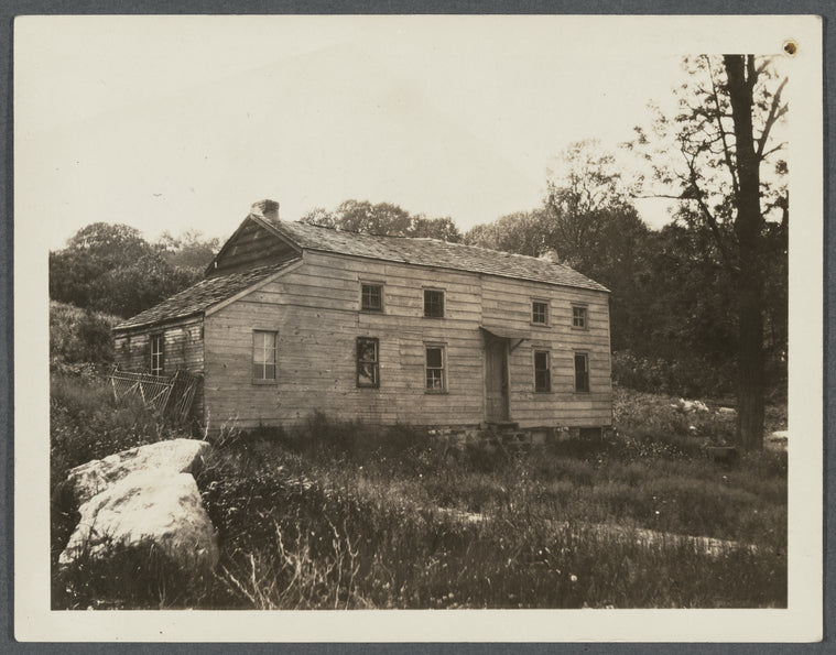 House. West of Manhasset Road, running along west shore of Manhasset Bay. Manhasset, North Hempstead