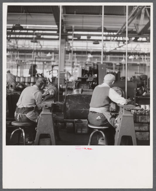 Old workmen at Hamilton Standard Propeller Corporation. East Hartford, Connecticut.