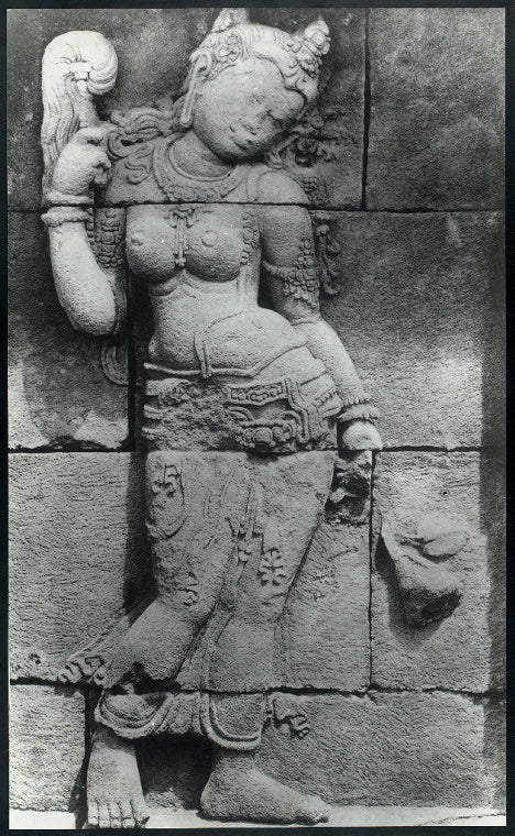 Borobudur - Dance sculptures: Female attendant, detail of relief on wall of procession path, Barabudur