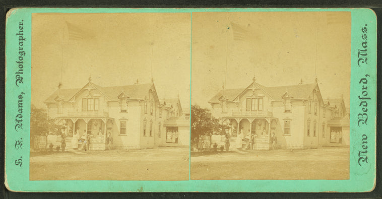 View of a cottage.