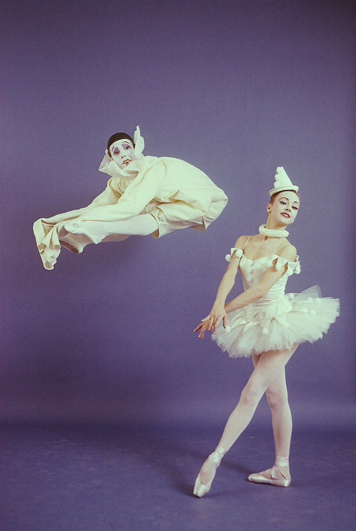 New York City Ballet - Studio photo of Suki Schorer and Deni Lamont in "Harlequinade", choreography by George Balanchine (New York)