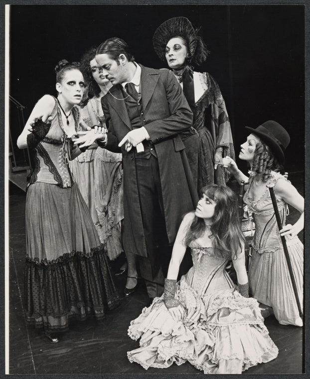 Ellen Greene [far left], Raul Julia, Gretel Cummings [in bonnet] and ensemble in the 1976 Broadway production of The Threepenny Opera