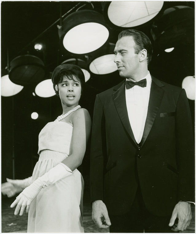 Diahann Carroll (Barbara Woodruff) and Richard Kiley (David Jordon) in No Strings