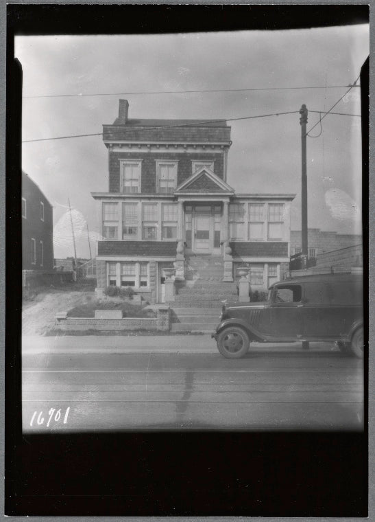 [Shingled house: 1495 [street unknown]]