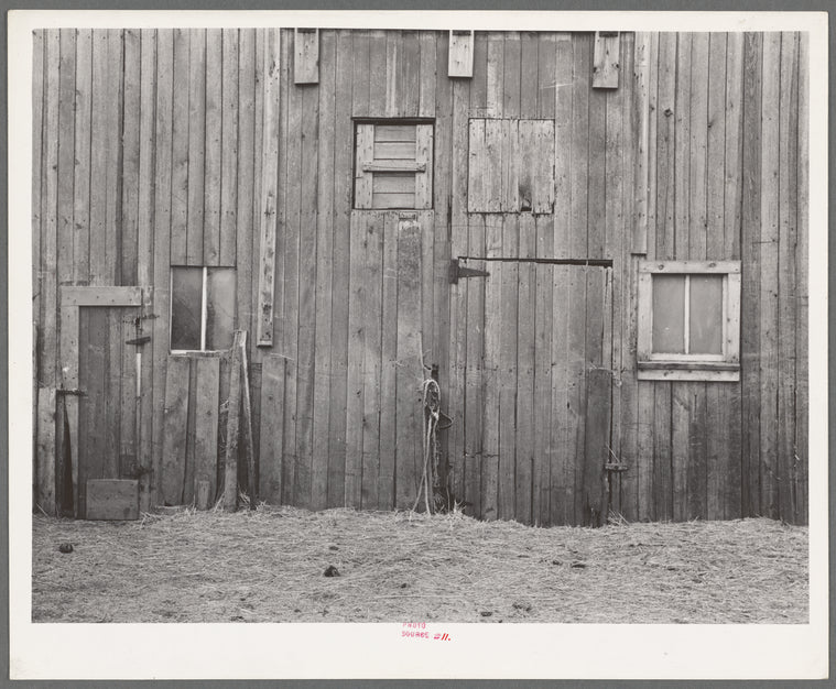 Detail of barn on Al Richard's place near Wallingford, Iowa. Owned by absentee owner. No repair on barn in twenty years
