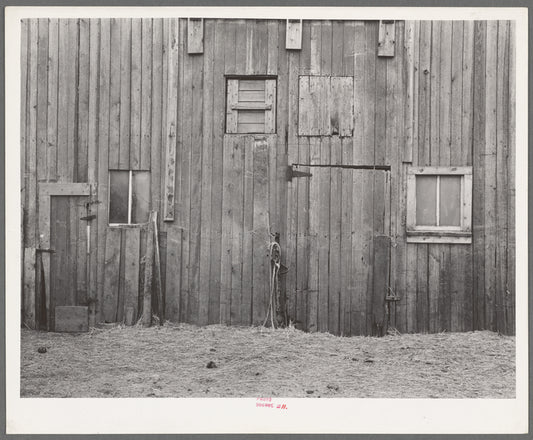 Detail of barn on Al Richard's place near Wallingford, Iowa. Owned by absentee owner. No repair on barn in twenty years