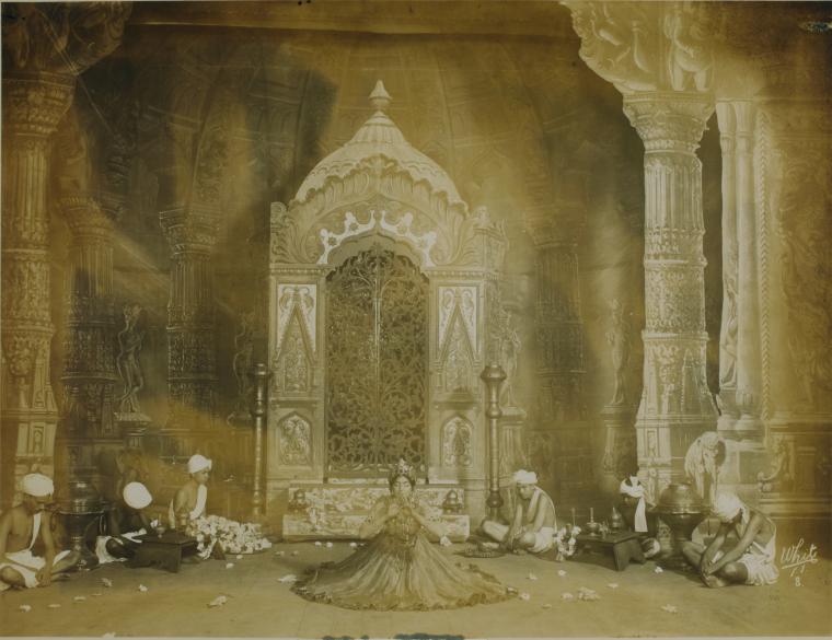 Ruth St. Denis with native Hindus in Radha.