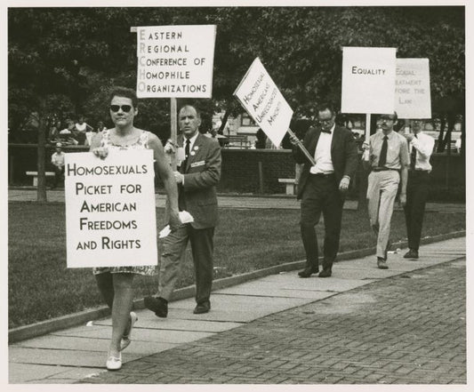 Barbara Gittings and Frank Kameny leading the picket line