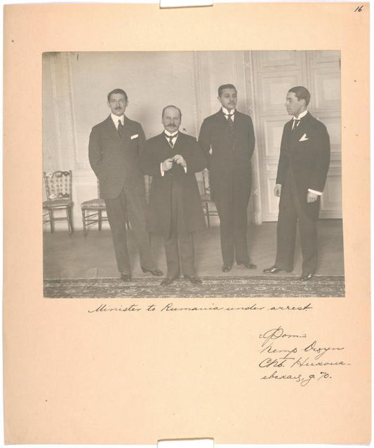 Minister to Rumania under arrest.  [Fot.] Petr Otsup, SPb.  Nikolaevskaia, d. 70.