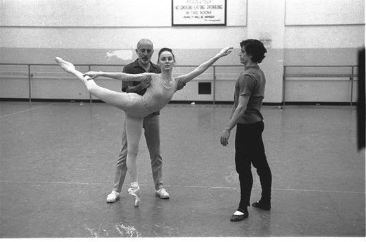 New York City Ballet rehearsal of "Dances at a Gathering" with Edward Villella, Patricia McBride and Jerome Robbins, choreography by Jerome Robbins (New York)