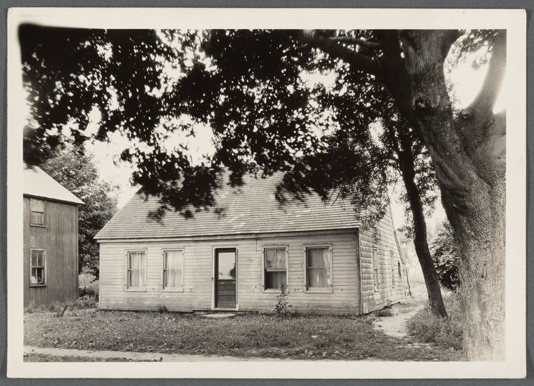 House. On road at south side of railroad tracks, opp. depot, west
of Railroad Ave. Southold, Southold