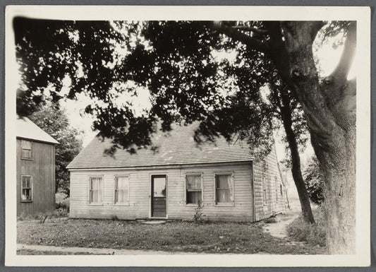 House. On road at south side of railroad tracks, opp. depot, west
of Railroad Ave. Southold, Southold