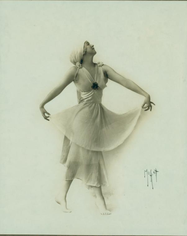 Ruth St. Denis in Scherzo Waltz.