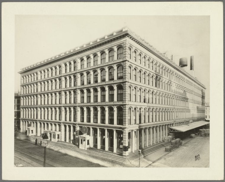 Broadway (West 9th Street - West 10th Street)
