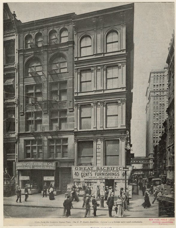 Broadway street scene in Lower Manhattan, New York