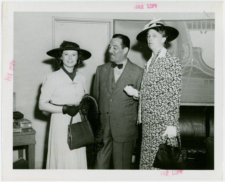 Roosevelt (Franklin Delano and family) - Eleanor Roosevelt with Anna Neagle and Grover Whalen