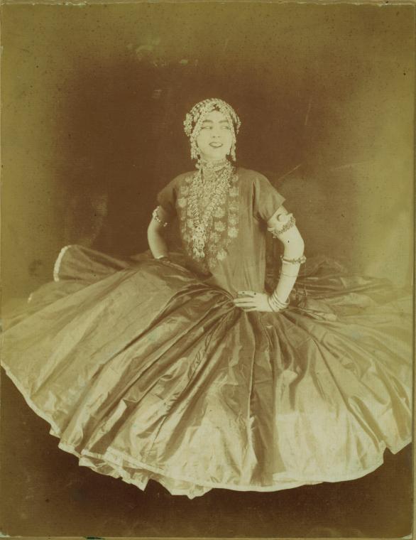 Ruth St. Denis in the 1908 version of Nautch