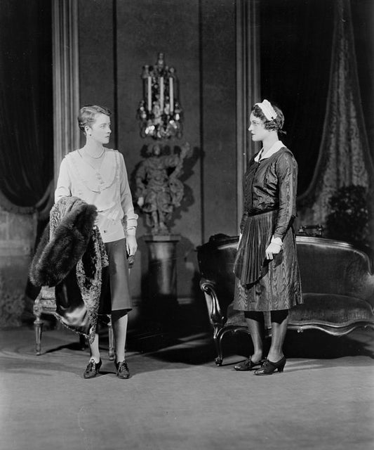 Hope Williams as Linda Seton and Beatrice Ames as Delia.