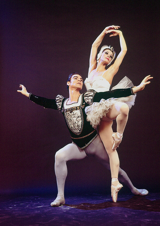 New York City Ballet - studio portrait Jacques d'Amboise and Melissa Hayden in "Swan Lake", choreography by George Balanchine (New York)