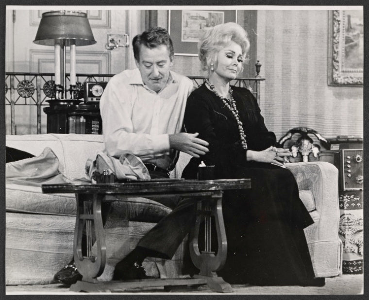 Tom Poston and Zsa Zsa Gabor in the stage production Forty Carats