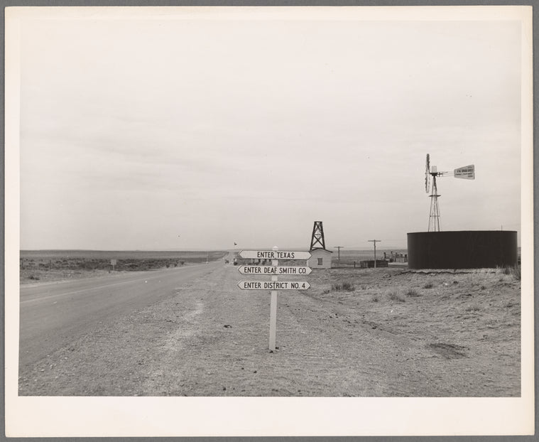 State line. New Mexico - Texas