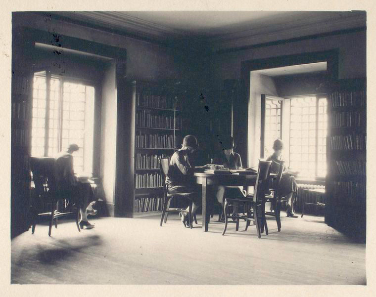 Seated readers