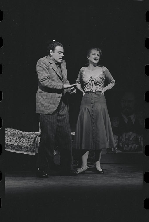 Bob Dishy and Cathryn Damon in the stage production Flora, the Red Menace