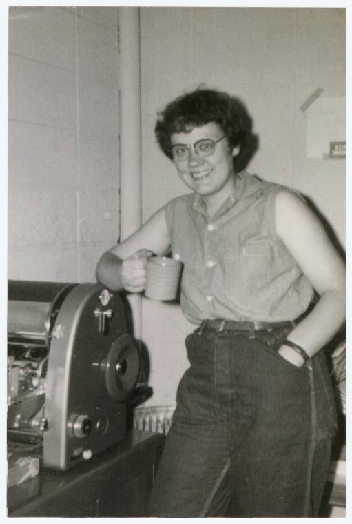 Barbara Gittings printing Daughters of Bilitis newsletter