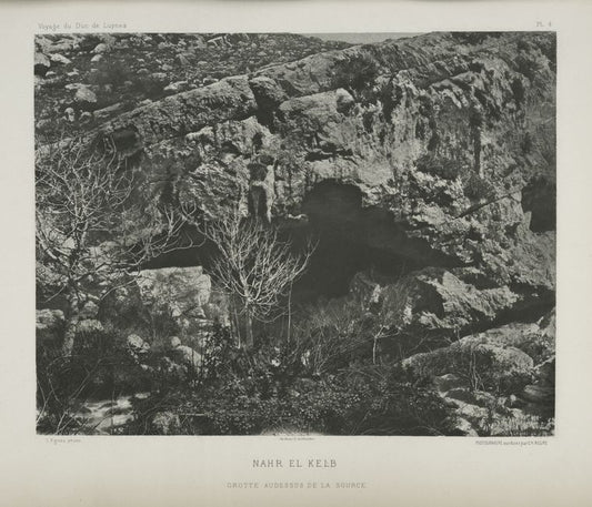 Nahr el Kelb, grotte audessus de la source