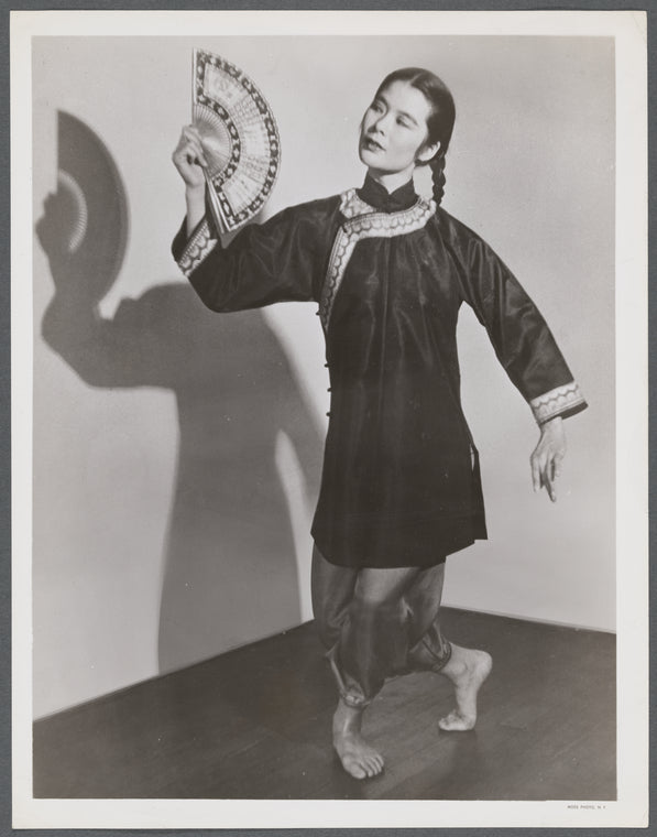 Lin Pei-Fen in a fan dance