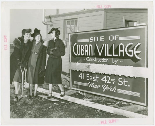 Amusements - Villages - Cuban Village - Women breaking ground